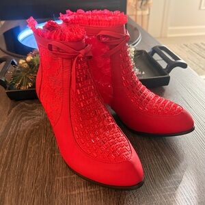Ashro Womens 2.5 inch Heel Bootie Size 8M Red Lace Inset  Zipper